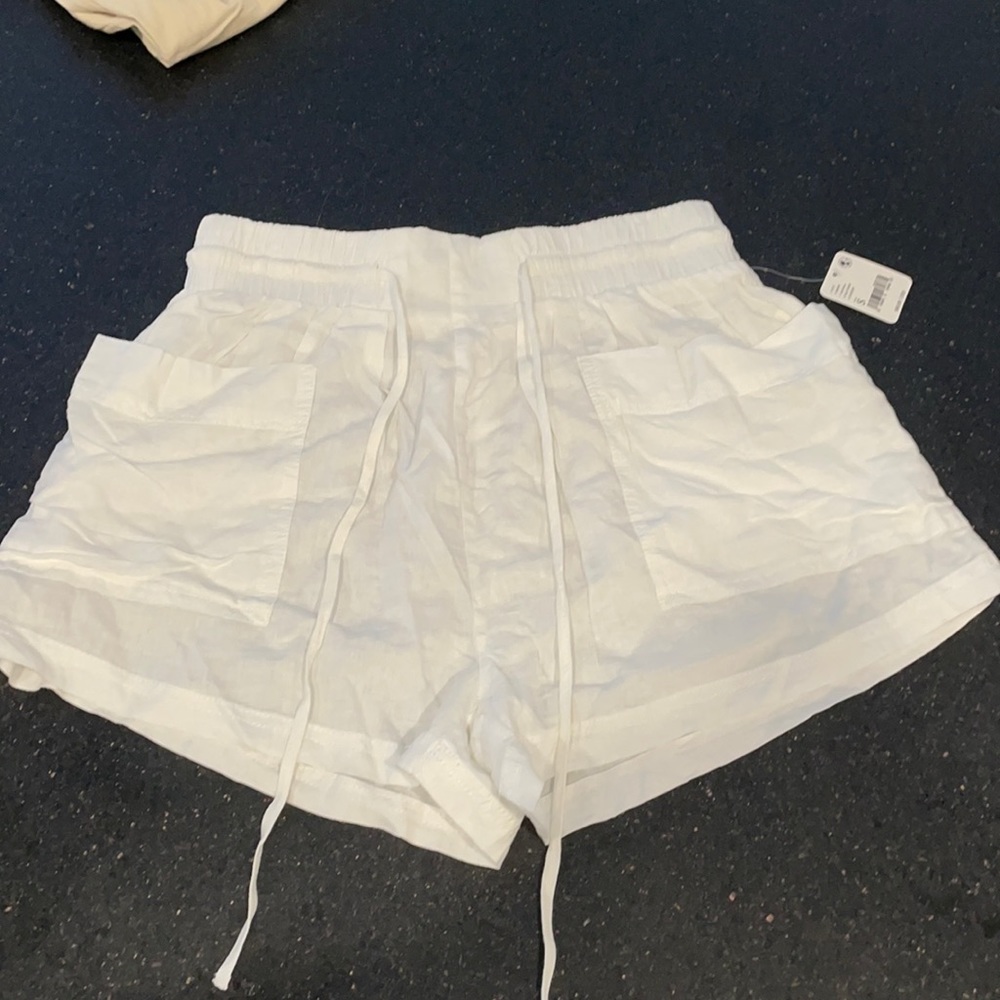Free people Emma patch pocket shorts white Small